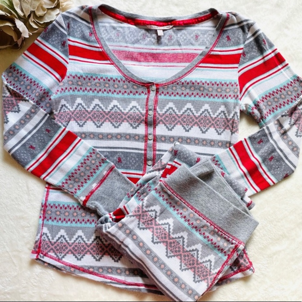 Victoria’s Secret Cotton Holiday Pajama Set- in great condition! Size M